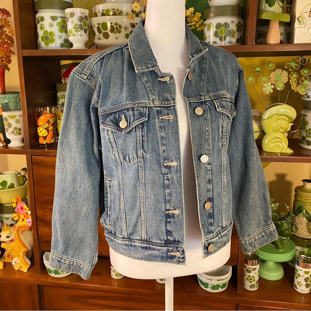 NWT GAP Sz Med Cropped Denim Jacket